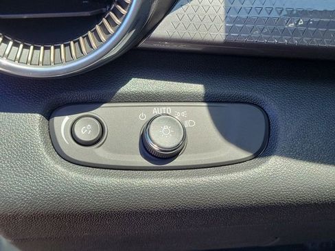 New 2026 Chevrolet Trax ACTIV w/ Sunroof Package FWD image 20