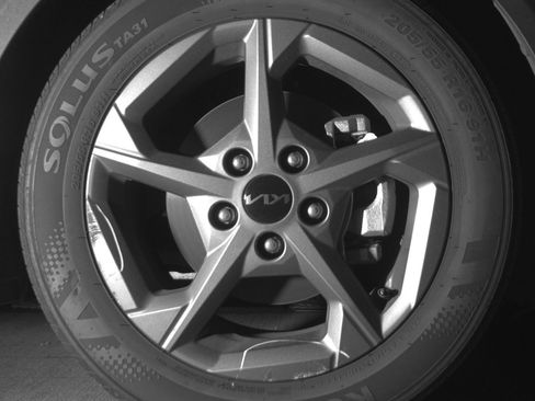 Used 2025 Kia K4 LXS image 12