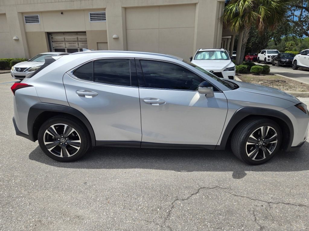 Used 2019 Lexus UX 200 w/ Accessory Package 2 FWD image 3