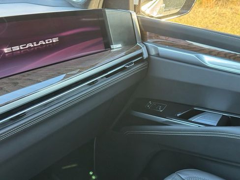 Certified 2025 Cadillac Escalade Sport Platinum image 39