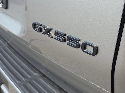 Used 2026 Lexus GX 550 AWD/4WD image 16