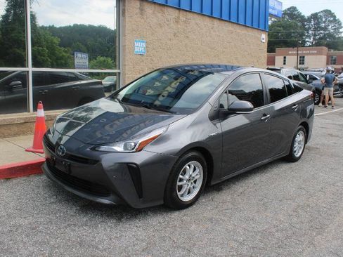 Used 2022 Toyota Prius LE FWD image 3
