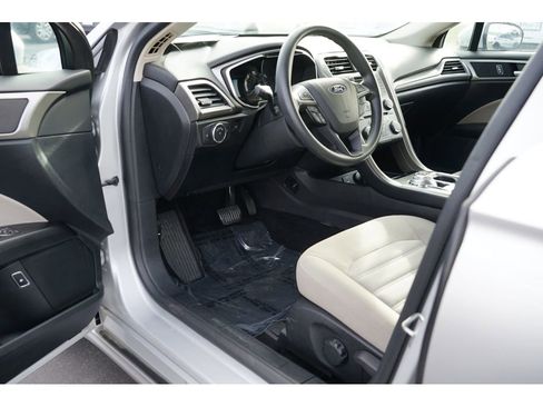 Used 2018 Ford Fusion S image 13