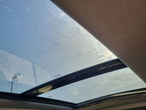 Used 2018 Chevrolet Equinox Premier AWD/4WD image 25