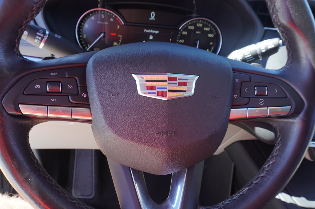 Used 2023 Cadillac XT4 Luxury FWD image 17