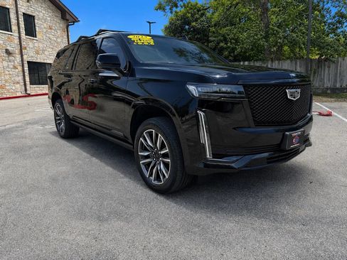 Used 2023 Cadillac Escalade ESV Sport Platinum AWD/4WD image 3