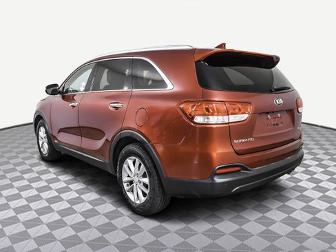 Used 2016 Kia Sorento LX w/ LX Convenience Package image 6