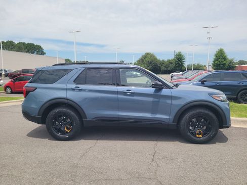 Used 2026 Ford Explorer Tremor w/ Tremor Convenience Package AWD/4WD image 2