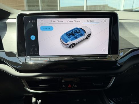 Used 2024 Volkswagen Atlas Cross Sport SE w/ Panoramic Sunroof Package AWD/4WD image 25
