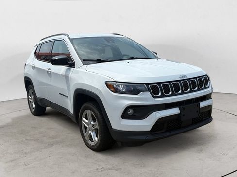 Used 2023 Jeep Compass Latitude AWD/4WD image 1