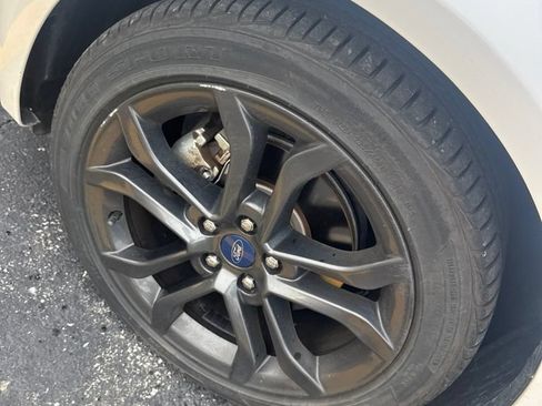 Used 2018 Ford Fusion SE w/ Equipment Group 201A FWD image 13