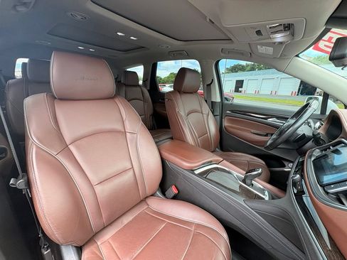 Used 2019 Buick Enclave Avenir FWD image 32