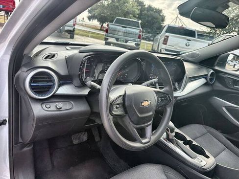 Used 2024 Chevrolet Trax LS FWD image 10