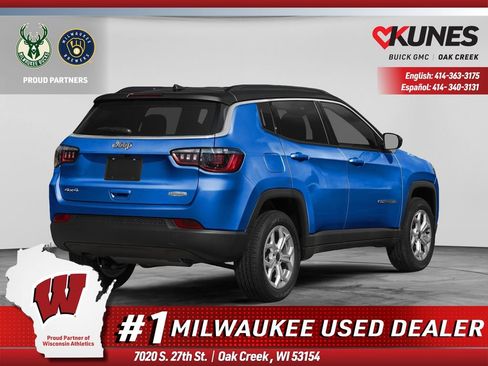 Used 2025 Jeep Compass Limited AWD/4WD image 4