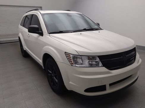 Used 2020 Dodge Journey SE w/ SE Popular Equipment Group image 13
