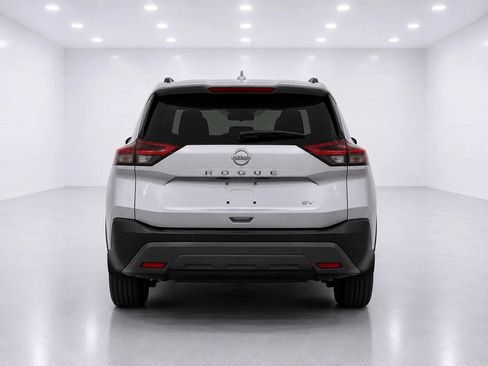 Used 2025 Nissan Rogue SV AWD/4WD image 4