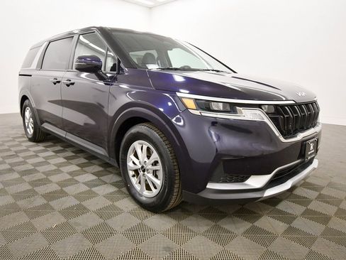 Certified 2024 Kia Carnival LX image 9