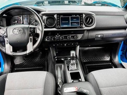 Used 2020 Toyota Tacoma TRD Sport w/ Technology Package AWD/4WD image 27