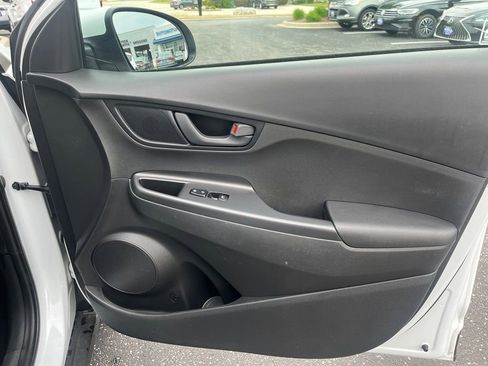 Used 2019 Hyundai Kona SE FWD image 11