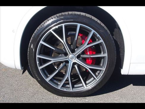 Used 2023 Maserati Grecale GT image 10