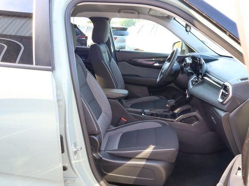 Used 2025 Chevrolet TrailBlazer LT AWD/4WD image 23