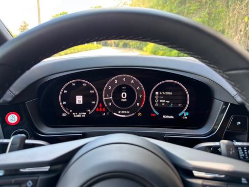 Certified 2026 Porsche Cayenne AWD/4WD image 10