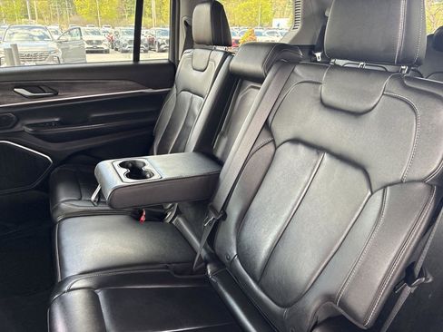 Used 2022 Jeep Grand Cherokee L Limited AWD/4WD image 16