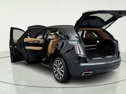Certified 2022 Cadillac XT5 Sportv w/ Platinum Package AWD/4WD image 11