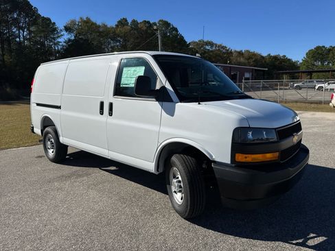New 2025 Chevrolet Express 2500 image 10