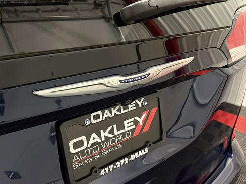 Used 2020 Chrysler Voyager Lxi FWD image 14