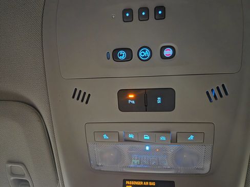 Used 2014 Chevrolet Volt Premium w/ Premium Trim Package FWD image 31