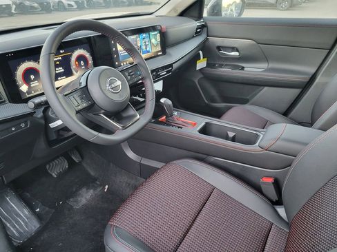 New 2026 Nissan Kicks SR FWD image 7
