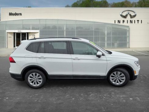Used 2018 Volkswagen Tiguan SE image 3
