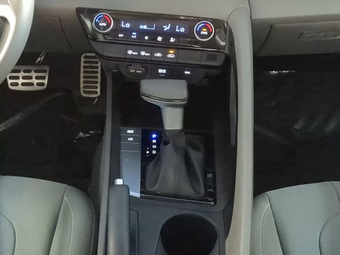 Used 2025 Hyundai Elantra Sport image 18