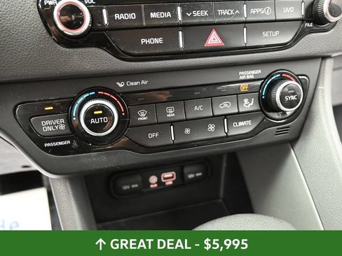 Used 2018 Kia Niro LX FWD image 37