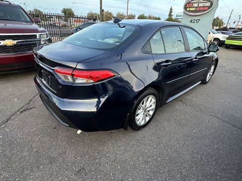 Used 2021 Toyota Corolla LE w/ LE Convenience Package FWD image 4