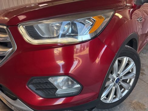 Used 2017 Ford Escape Titanium image 9