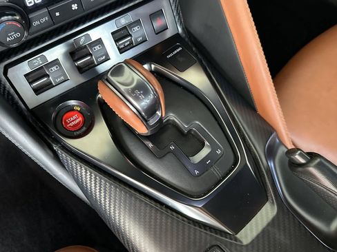 Used 2020 Nissan GT-R Premium w/ Premium Interior Package image 27