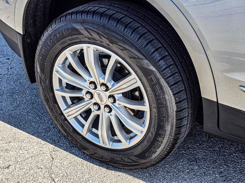 Used 2019 Cadillac XT5 AWD image 11