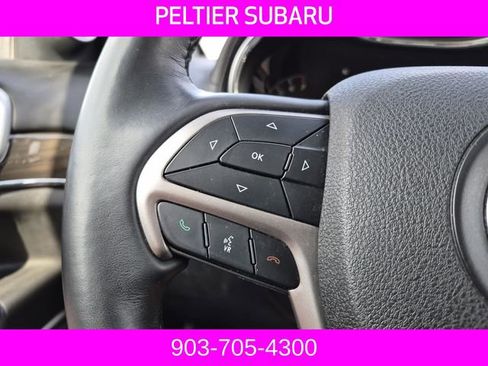 Used 2018 Jeep Grand Cherokee Overland w/ Jeep Active Safety Group image 34