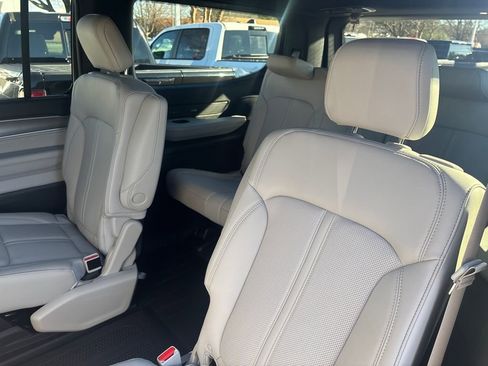 Used 2025 Jeep Wagoneer Series III w/ Quick Order Package 25C Super image 10