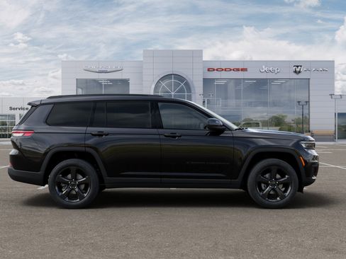 New 2025 Jeep Grand Cherokee L Altitude image 22