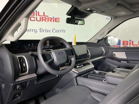 New 2025 Ford Expedition Active image 13