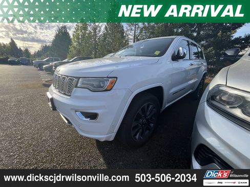 Used 2018 Jeep Grand Cherokee Overland AWD/4WD image 6