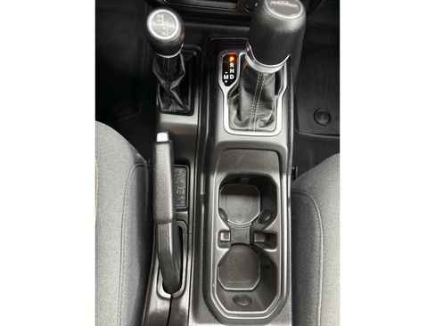 Used 2025 Jeep Gladiator Sport image 23