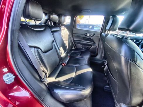 Used 2023 Jeep Compass Limited image 18