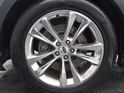 Used 2018 Ford Explorer XLT w/ Equipment Group 202A image 8