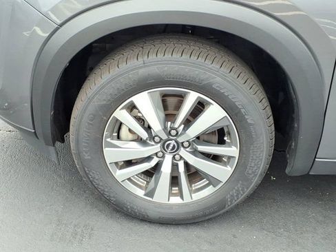 Used 2025 Nissan Pathfinder SL AWD/4WD image 32