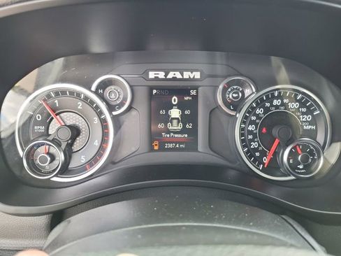 Used 2024 RAM 2500 Tradesman w/ Chrome Appearance Group image 10