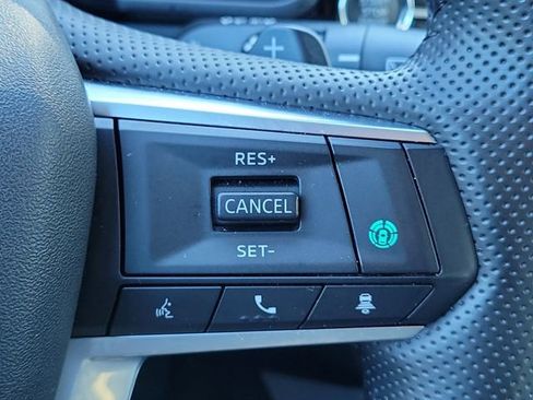 Used 2025 Mitsubishi Outlander SE image 27